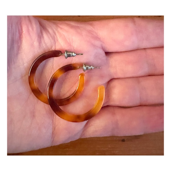Tortoiseshell Open Hoop Earrings - Picture 3 of 5
